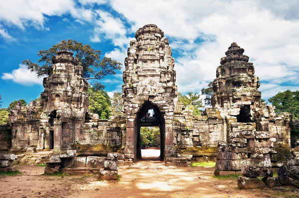 Ancien temple bouddhiste khmer dans le complexe Angkor Wat — Photo