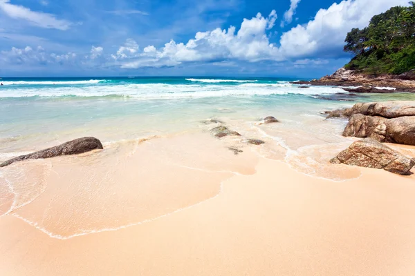Экзотический тропический пляж. — стоковое фото