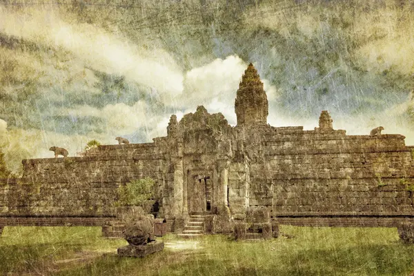 复古风格的古代佛教高棉寺庙 — 图库照片