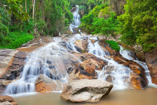 Cachoeira bela cascata — Fotografia de Stock