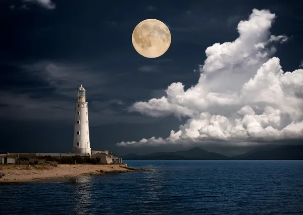 夜の灯台 — ストック写真