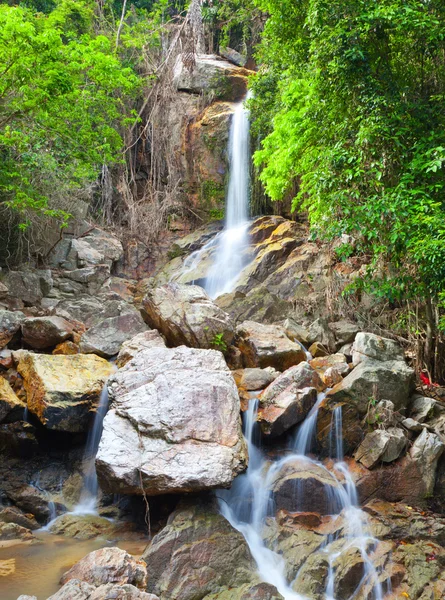 Cachoeira cascata bonita, koh Samui, Tailândia — Fotografia de Stock