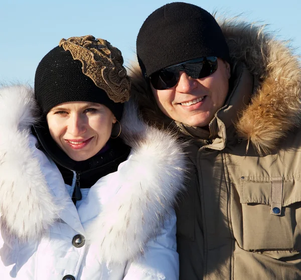 Familie in de winter — Stockfoto