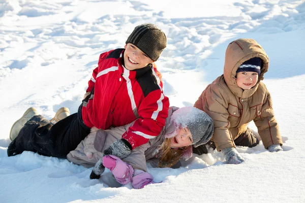 Enfants en hiver — Photo