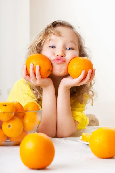 橙子的孩子 — 图库照片