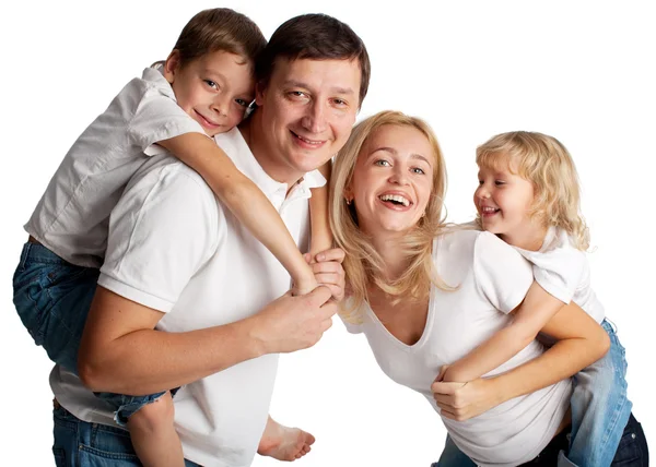 Семья с двумя детьми — стоковое фото