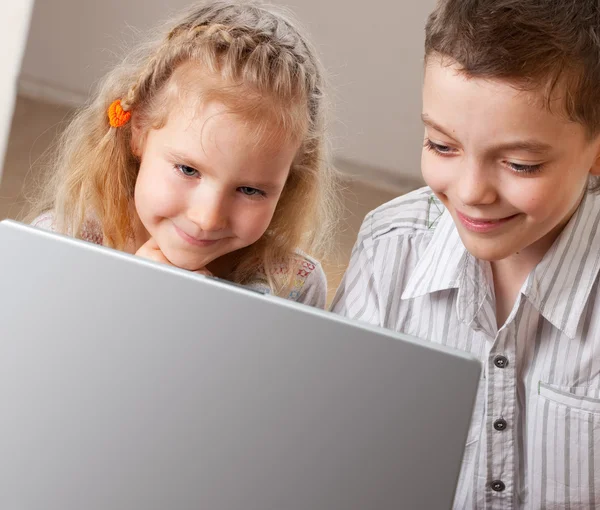 儿童用的笔记本电脑 — 图库照片