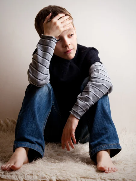 Rapaz triste — Fotografia de Stock