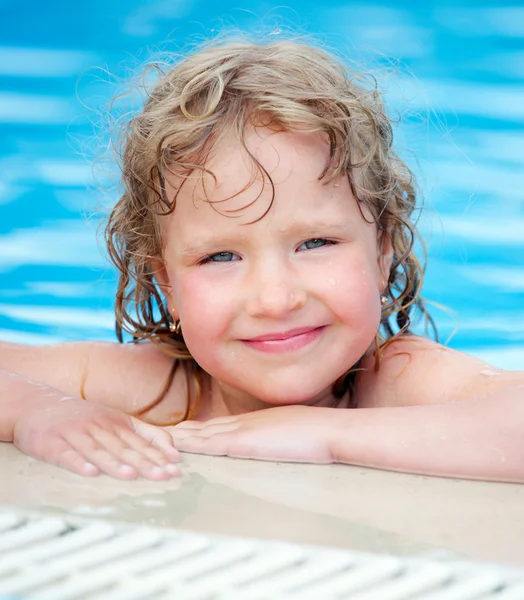 수영장에서 아이 — 스톡 사진
