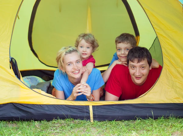 Family in tent — Stock Photo, Image