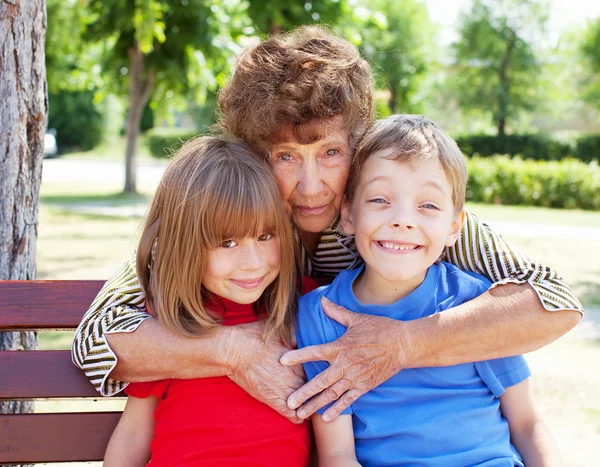 Grootmoeder met kleinkind — Stockfoto