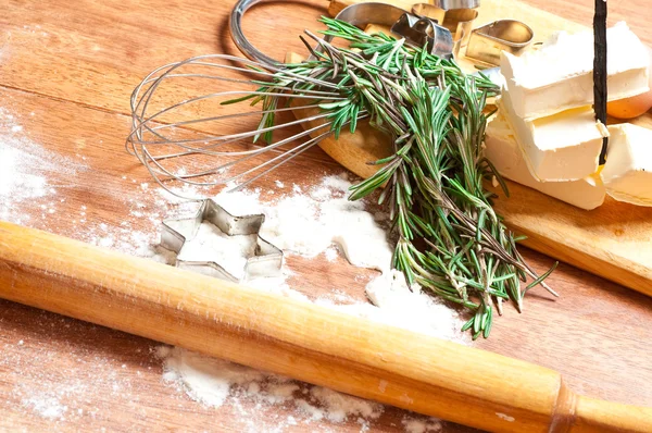 Pečení cukroví a sušenky. Příprava na Vánoce — Stock fotografie