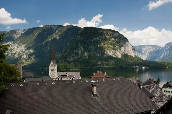 Vista sobre Hallstatt, Alpes e lago — Fotografia de Stock