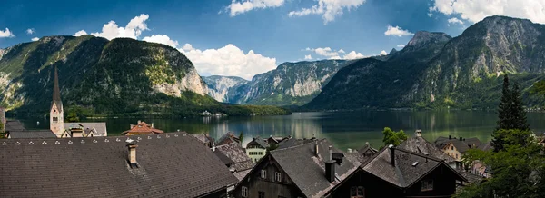 Widok na miejscowości hallstatt, Alpy i jezioro — Zdjęcie stockowe