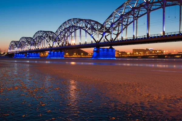 Eisenbahnbrücke bei Nacht — Stockfoto