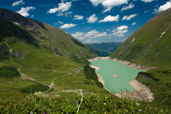 Barragem Kaprun, lago e Alpes — Fotografia de Stock