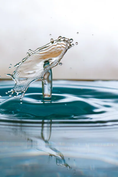 Water drop falling — Stock Photo, Image