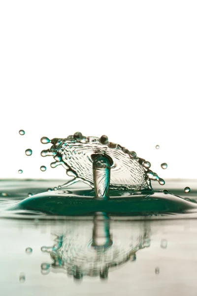 Waterdruppel vallen — Stockfoto