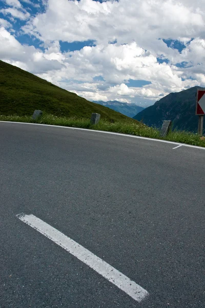 Pohled na Alpy z Grossglocknerská vysokohorská silnice — Stock fotografie