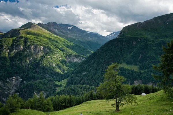 Alpen uitzicht vanaf de Hoge Alpenroute grossglockner — Stockfoto