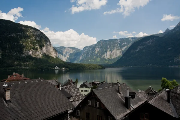 Vista sobre Hallstatt, Alpes e lago — Fotografia de Stock