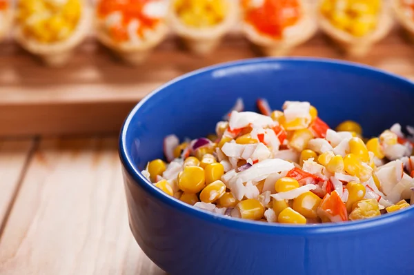 Crocchette con insalata di granchi e mais — Foto Stock