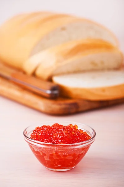 Caviar vermelho, pão — Fotografia de Stock
