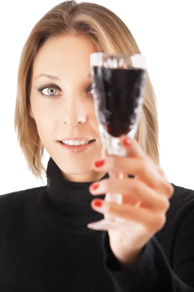 Όμορφη νεαρή κοπέλα με ποτήρι κρασί που απομονώνονται σε λευκό έκφραση — Φωτογραφία Αρχείου