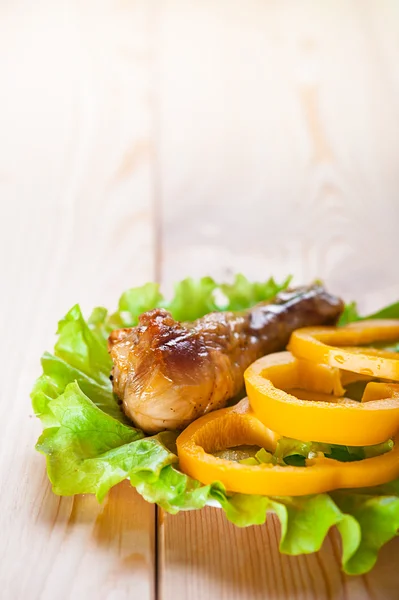 鶏モモ肉と野菜 — ストック写真