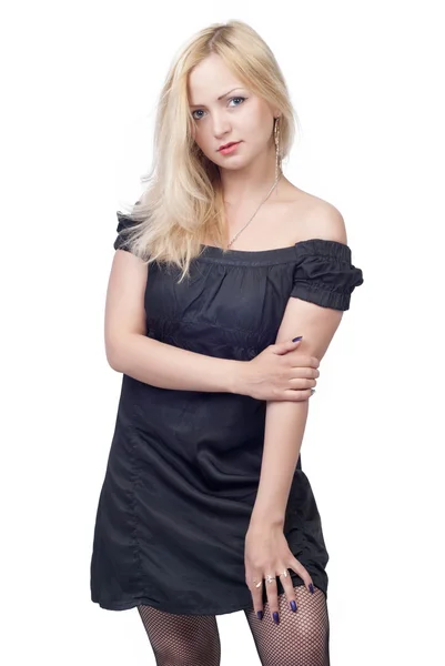 Gyönyörű fiatal nő fekete ruhában. — Stock Fotó