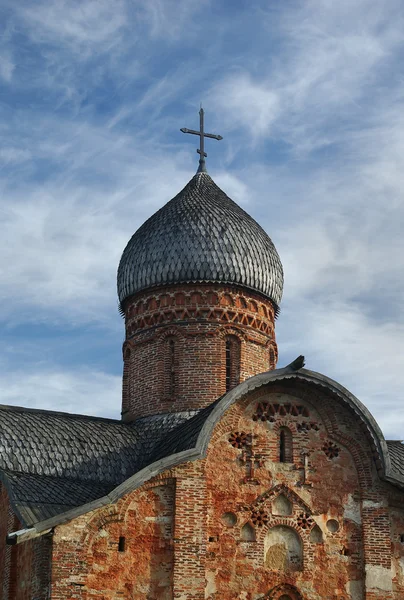 Kerk van St. Petrus en Paulus in Kozjevniki — Stockfoto