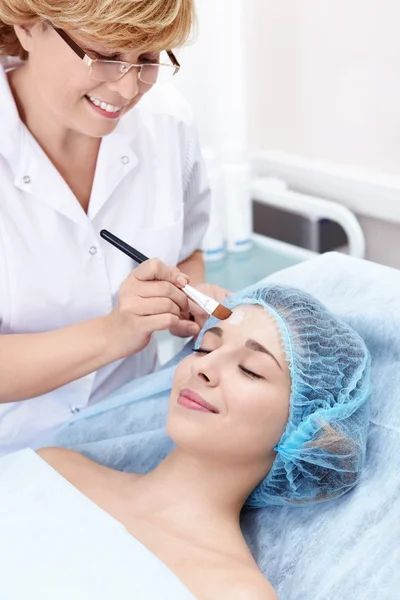 Cosmetic procedure — Stock Photo, Image