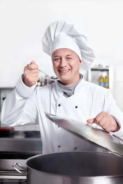 Pleased with the cook — Stock Photo, Image