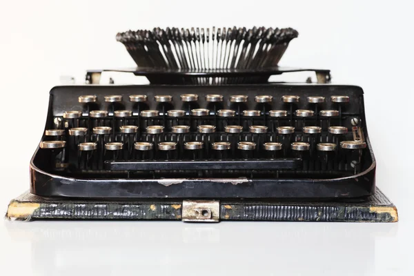 Ancienne machine à écrire portable — Photo