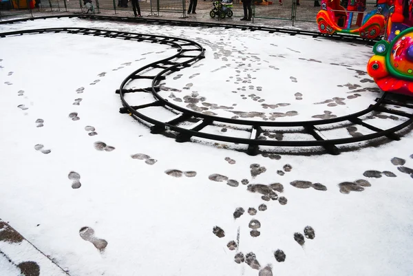 雪中被遗弃的月神公园 — 图库照片