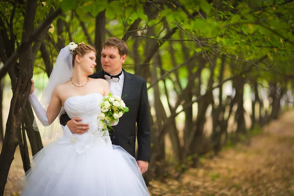 Romantisches Hochzeitspaar — Stockfoto