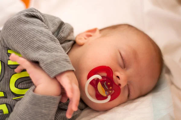 Lindo durmiendo bebé retrato —  Fotos de Stock