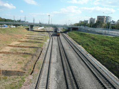 Tren hareket raylar üzerinde