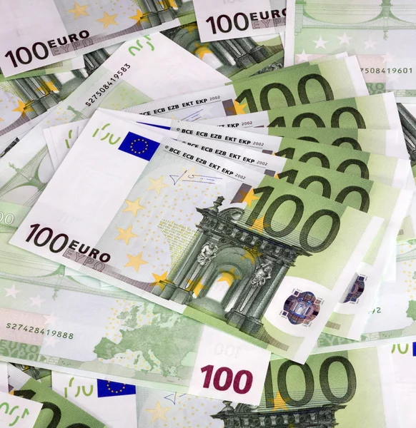 Банкнота євро на суму сотень євро. — стокове фото