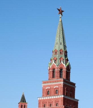 Gökyüzü arka planında Kremlin kulesi