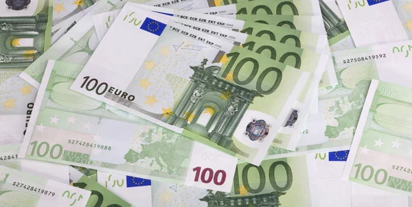 Банкнота євро на суму сотень євро. — стокове фото