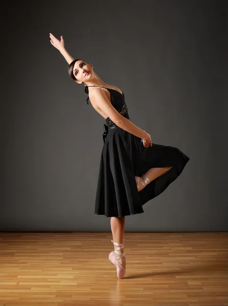 Unge Ballerina – stockfoto