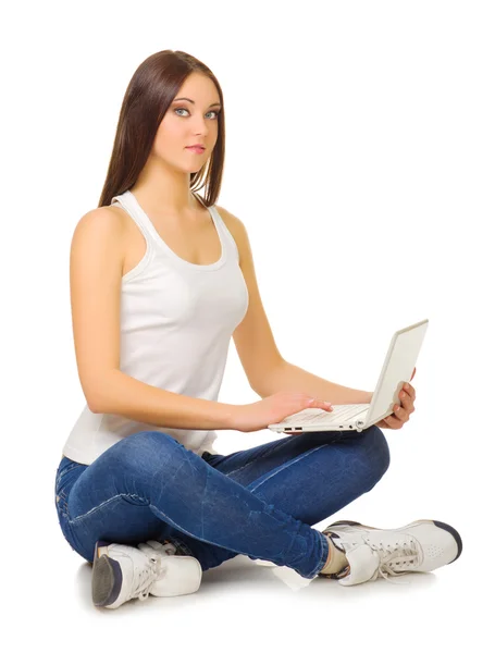 Giovane ragazza con computer portatile — Foto Stock