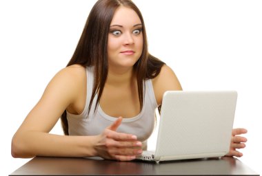 Bilgisayarlı genç kız