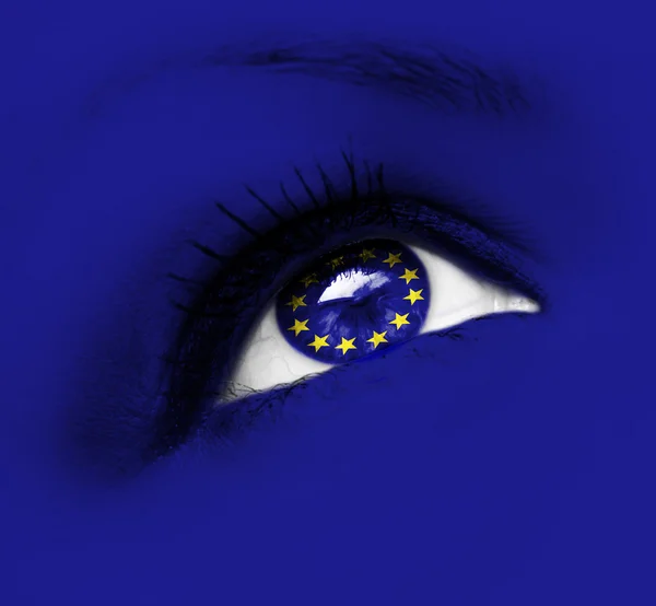 Mata biru dengan bendera persatuan eropa — Stok Foto