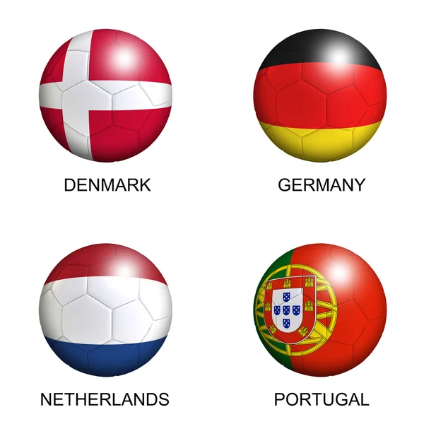 Μπάλες ποδοσφαίρου με ευρωπαϊκές σημαίες της ομάδας β ευρώ 2012 πάνω λευκό — Φωτογραφία Αρχείου