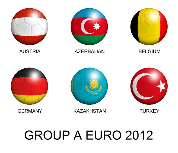 Футбольные мячи с европейскими флагами группы A euro 2012 поверх белых — стоковое фото