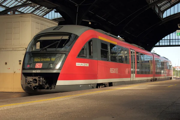 ドイツの赤い電車 — ストック写真