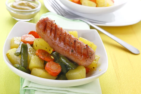 Salsicha com legumes — Fotografia de Stock