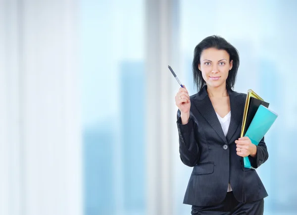 Affärskvinna i office — Stockfoto